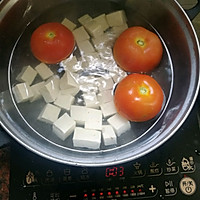 低脂番茄豆腐鱼汤的做法图解1