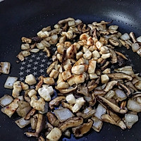 奶油蘑菇鸡肉烩饭的做法图解4
