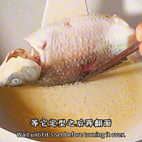 适合老幼病弱《豆腐鲫鱼汤》的做法图解6