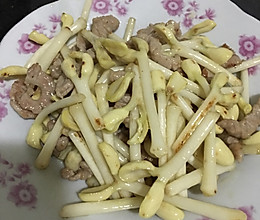 花生芽炒肉的做法