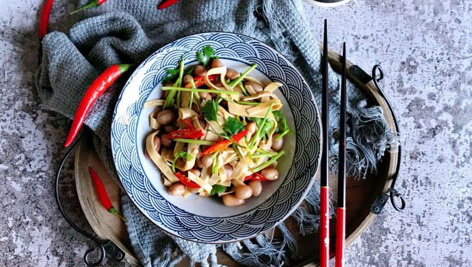 蚝油豆皮花生米~#在“家”打造ins风美食