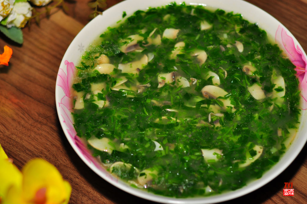 Mushroom and shepherd's purse soup