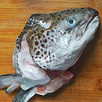 清酒三文鱼头炖豆腐的做法图解1