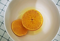 缓解咳嗽之盐蒸橙的做法