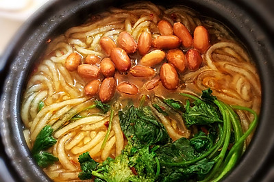 砂锅酸辣粉
