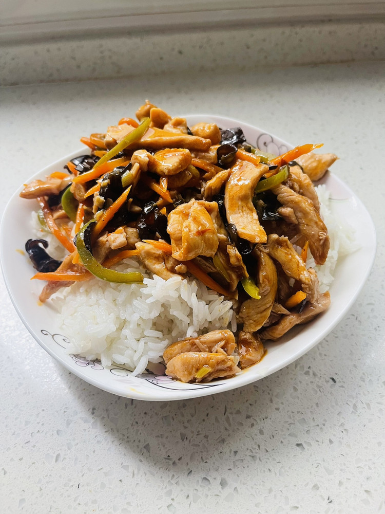 鱼香肉丝盖饭的做法