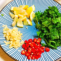 必须要学会的一道家常菜：凉拌手撕鸡的做法图解3