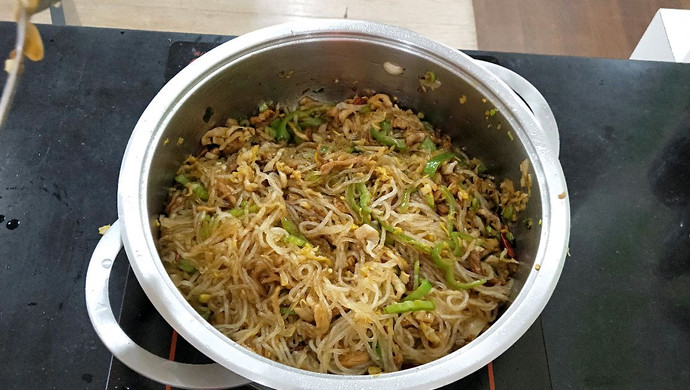 酸菜炒粉