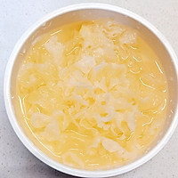 雪燕红枣桃胶银耳羹的做法图解5