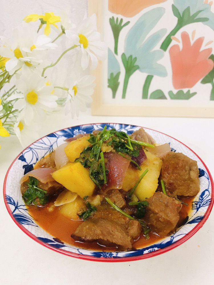 香辣土豆焖牛腩的做法