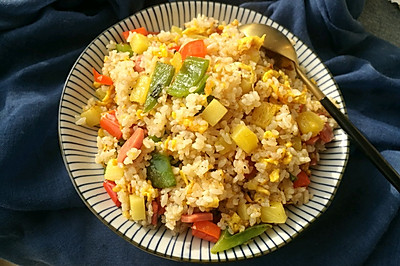 剩米饭十分钟华丽变身，美味夏威夷炒饭