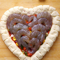 浪漫心形鲜虾披萨的做法图解8