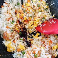 菠萝鲜虾炒饭的做法图解7