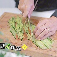 五彩拌鸡丝的做法图解5