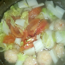 宝宝山药虾圆白菜番茄汤