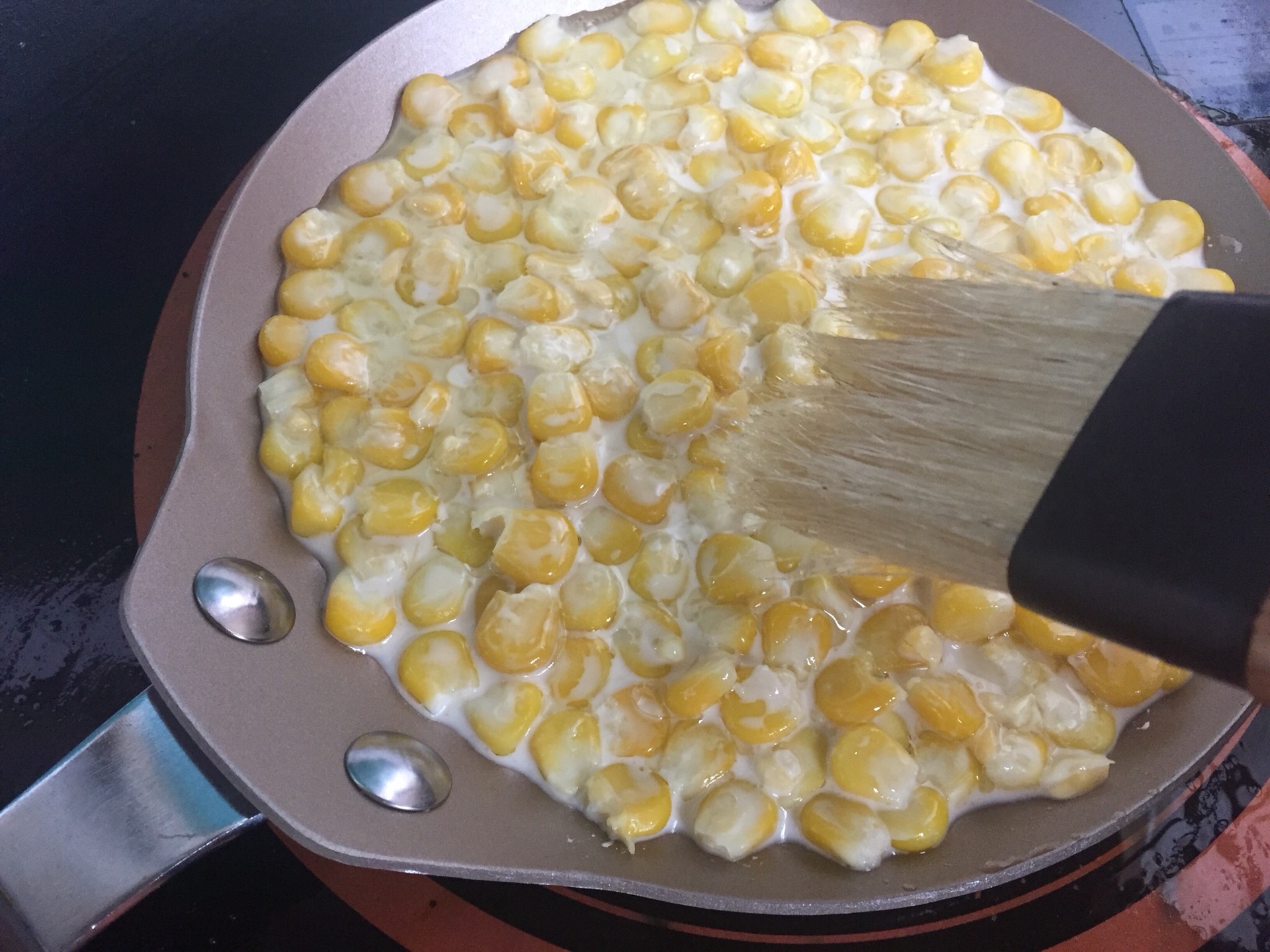 香甜酥脆的黄金玉米烙怎么做_香甜酥脆的黄金玉米烙的做法_豆果美食