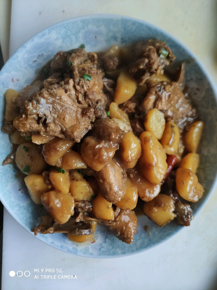 鸡架骨炖土豆的做法