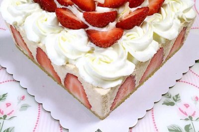 奢华草莓慕斯~不用烤的蛋糕