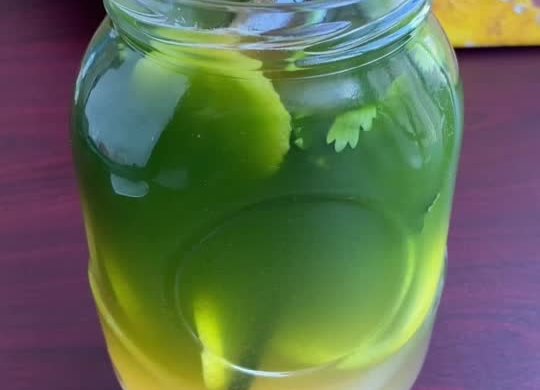 香菜手打柠檬茶