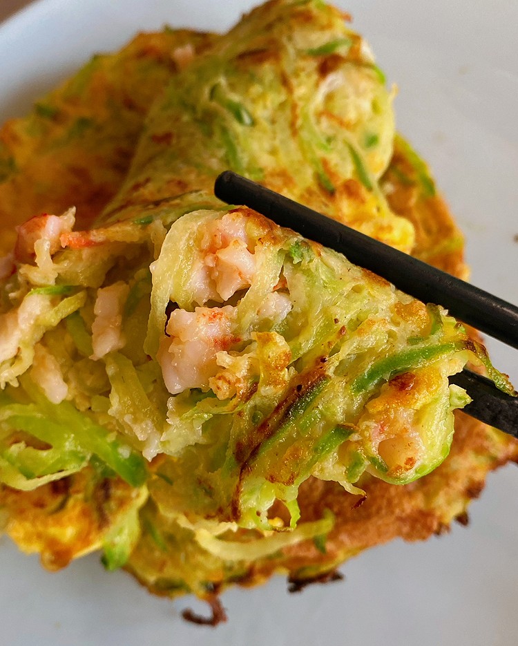 萝卜丝鲜虾饼的做法