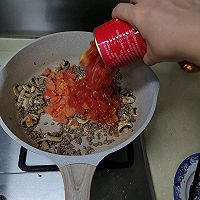 肉酱蘑菇意面的做法图解6