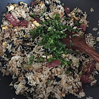 腊味紫菜炒饭#春天不减肥，夏天肉堆堆#的做法图解10