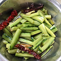 酸酸甜甜烧黄瓜的做法图解5