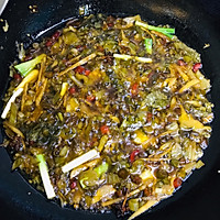 酸菜双椒黄辣丁的做法图解3