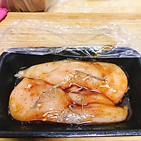 迷迭香烤鸡胸的做法图解3