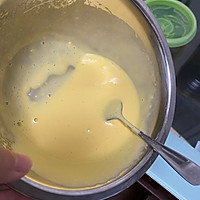 蛋黄溶豆的做法图解2