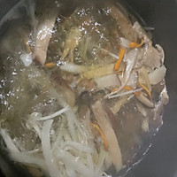 还原童年的味道，菌菇疙瘩汤的做法图解3