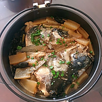 家常的鱼头炖萝卜的做法图解7