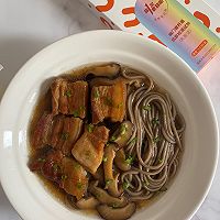 #来诺辉京东 解锁“胃”来资产#香菇五花肉荞麦面的做法图解6