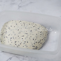 日式海盐卷，黑芝麻盐可颂面包的做法图解5