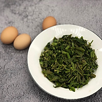 家常菜—香椿炒蛋的做法图解4
