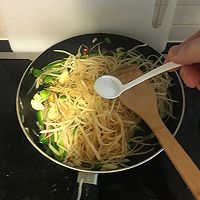 青椒土豆丝的做法图解7