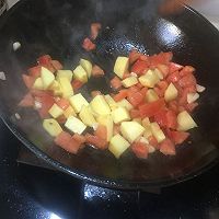 西红柿土豆炖牛肉的做法图解3