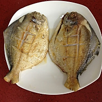 干烧平鱼（鲳鱼）的做法图解3