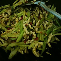 芹菜仔姜肉丝的做法图解4