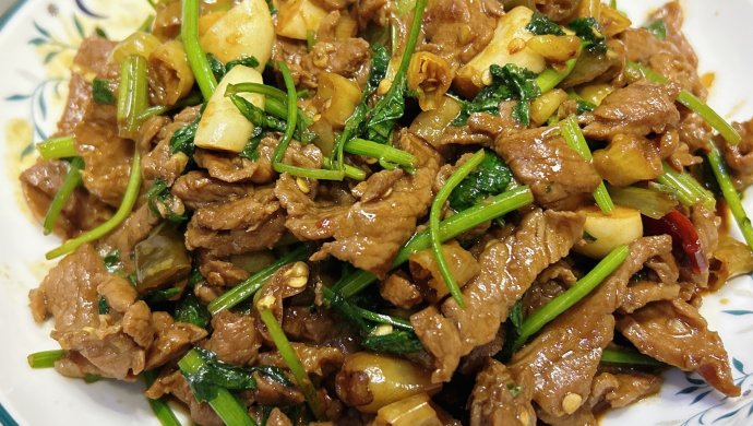 香菜泡椒炒牛肉