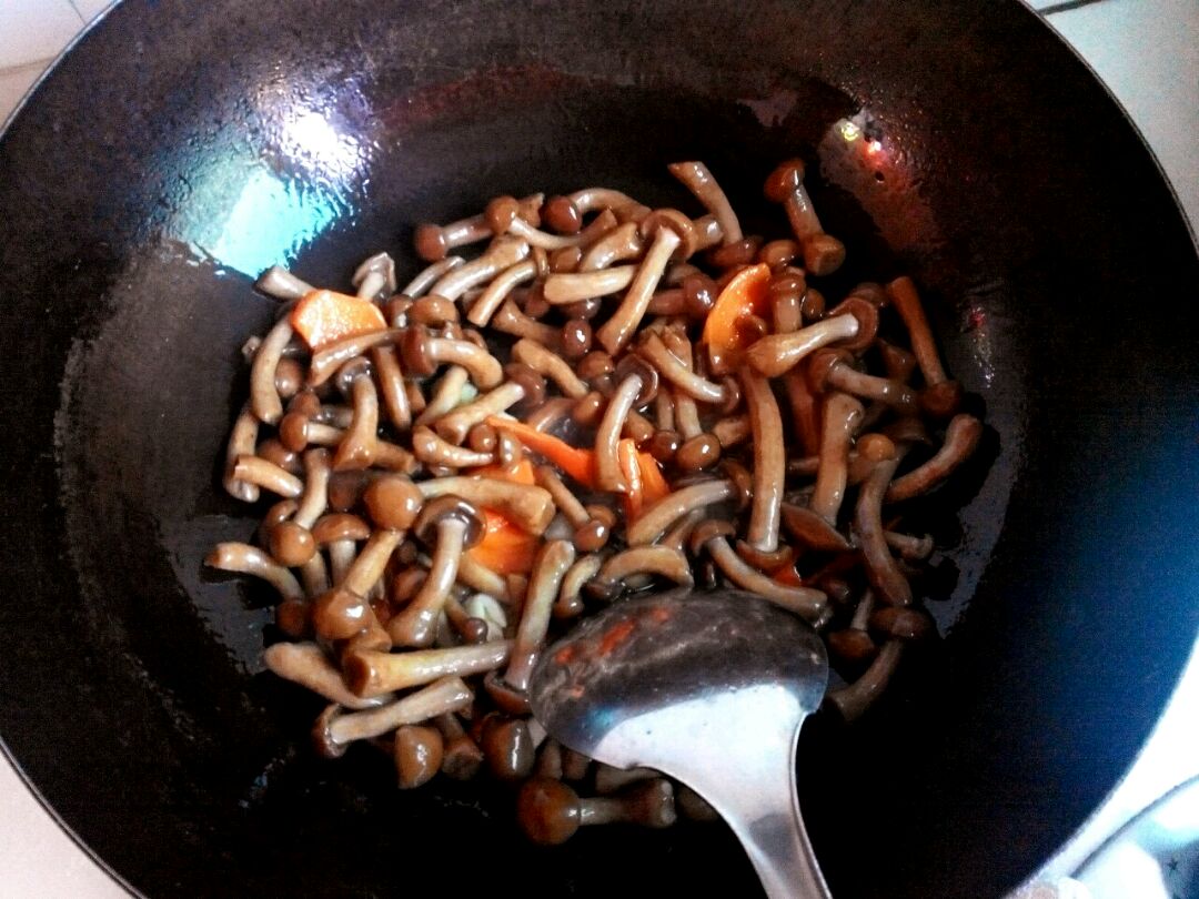 蘑菇炒肉怎么做_蘑菇炒肉的做法_豆果美食