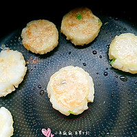 宝宝辅食【鸡蛋土豆泥饭饼】的做法图解9