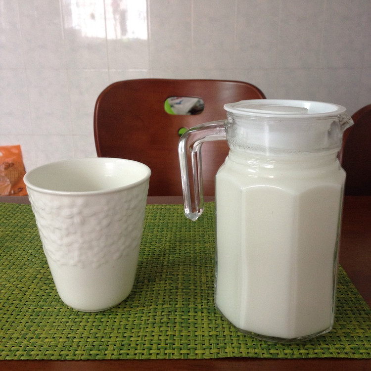杏仁奶（豆浆机制作）的做法