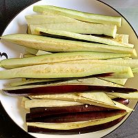 凉拌茄子的做法图解1