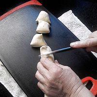 烙千层饼的做法图解3