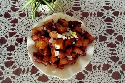 红烧肉炖土豆