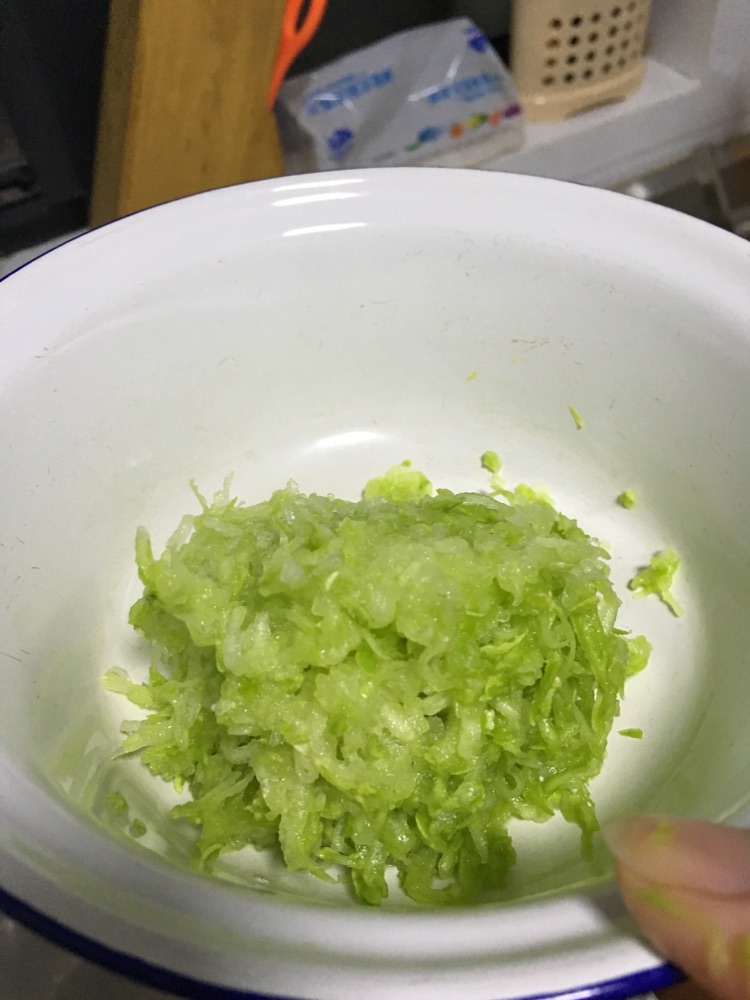 西葫芦鸡蛋饼的做法图解2