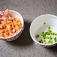 #憋在家里吃什么#勾人食欲的大花卷：葱花火腿花卷的做法图解4