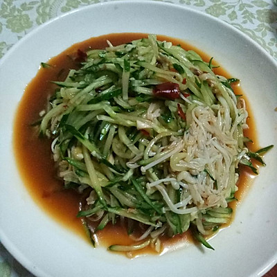 黄瓜拌金针菇