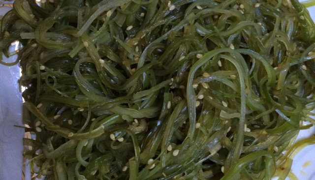 孕妇开胃菜—清拌海藻的做法